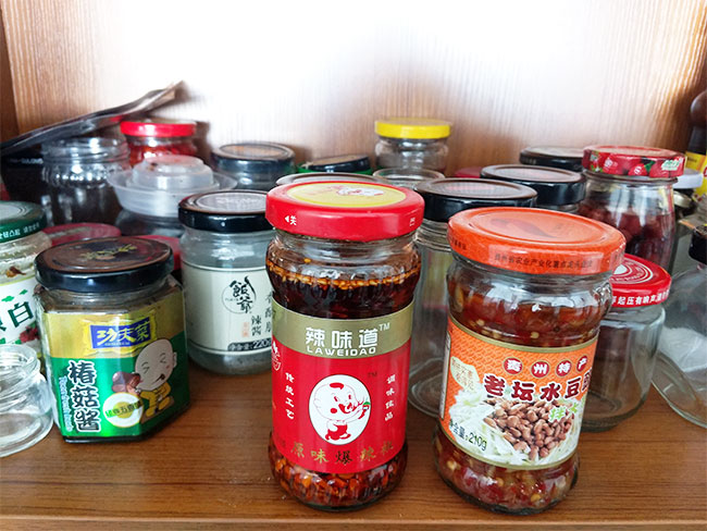 牛肉醬灌裝機(jī)專(zhuān)業(yè)生產(chǎn)廠家設(shè)備車(chē)間展示